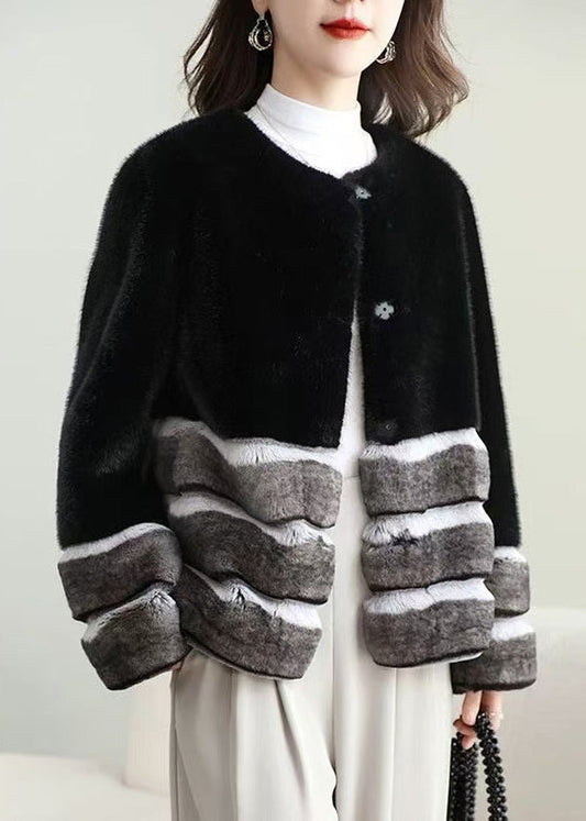 Elegantly Styled Coat for Everyday Wear