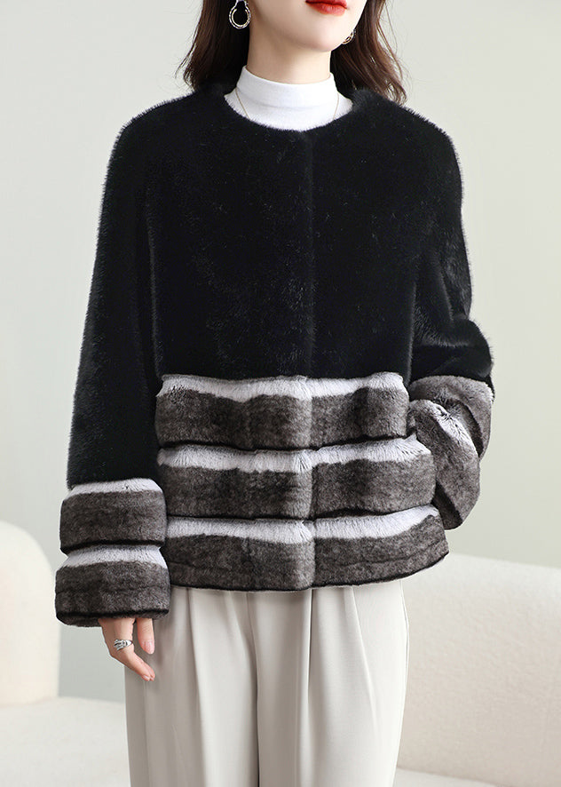 Elegantly Styled Coat for Everyday Wear
