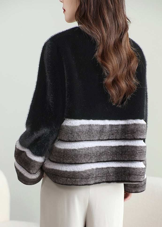Elegantly Styled Coat for Everyday Wear