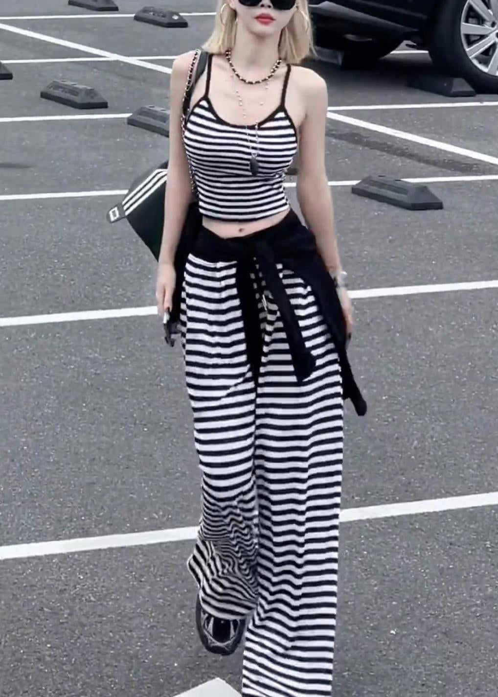 Well Tailored Pants with a Graceful Silhouette