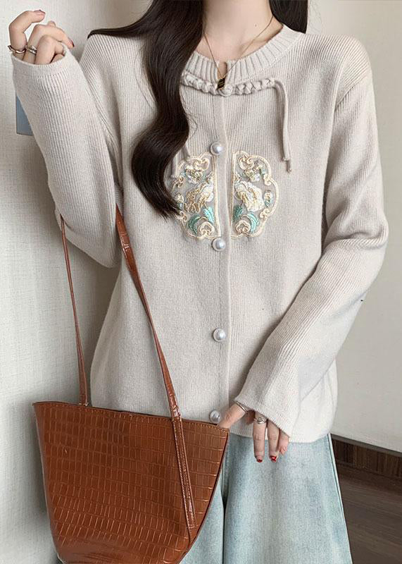 Elegantly Styled Coat for Everyday Wear