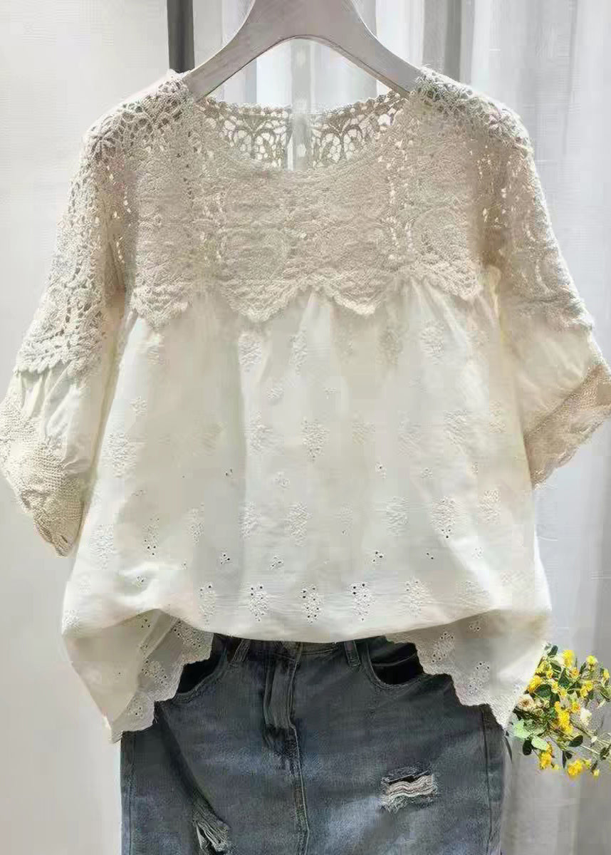 Effortlessly Elegant Top with a Timeless Design