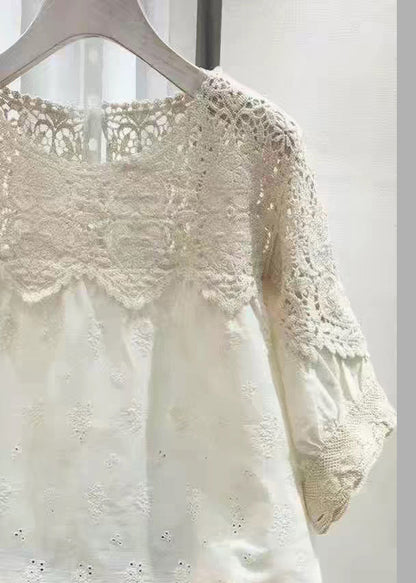 Effortlessly Elegant Top with a Timeless Design