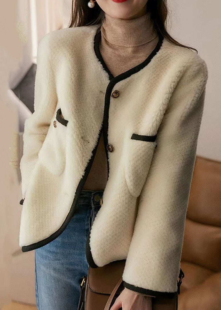 Elegantly Styled Coat for Everyday Wear