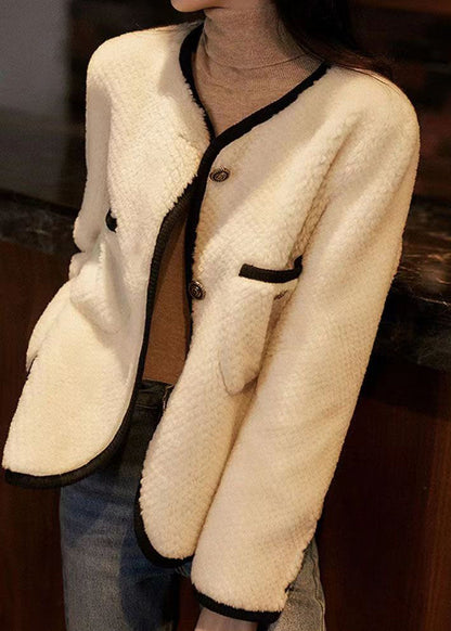 Elegantly Styled Coat for Everyday Wear