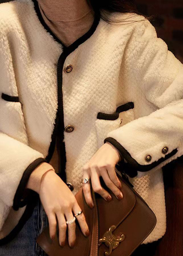Elegantly Styled Coat for Everyday Wear