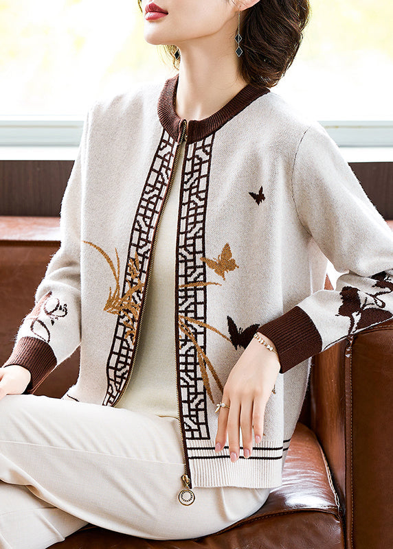 Well Tailored Coat with a Graceful Silhouette