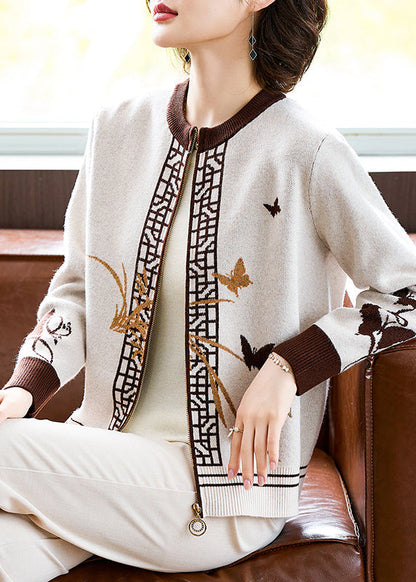 Well Tailored Coat with a Graceful Silhouette