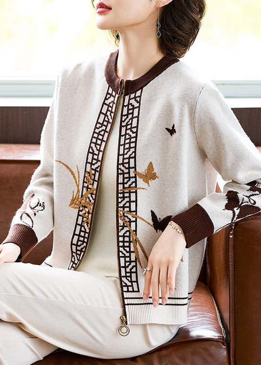 Well Tailored Coat with a Graceful Silhouette