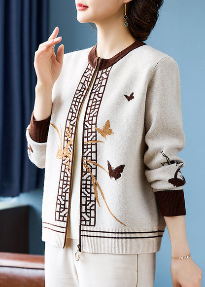 Well Tailored Coat with a Graceful Silhouette