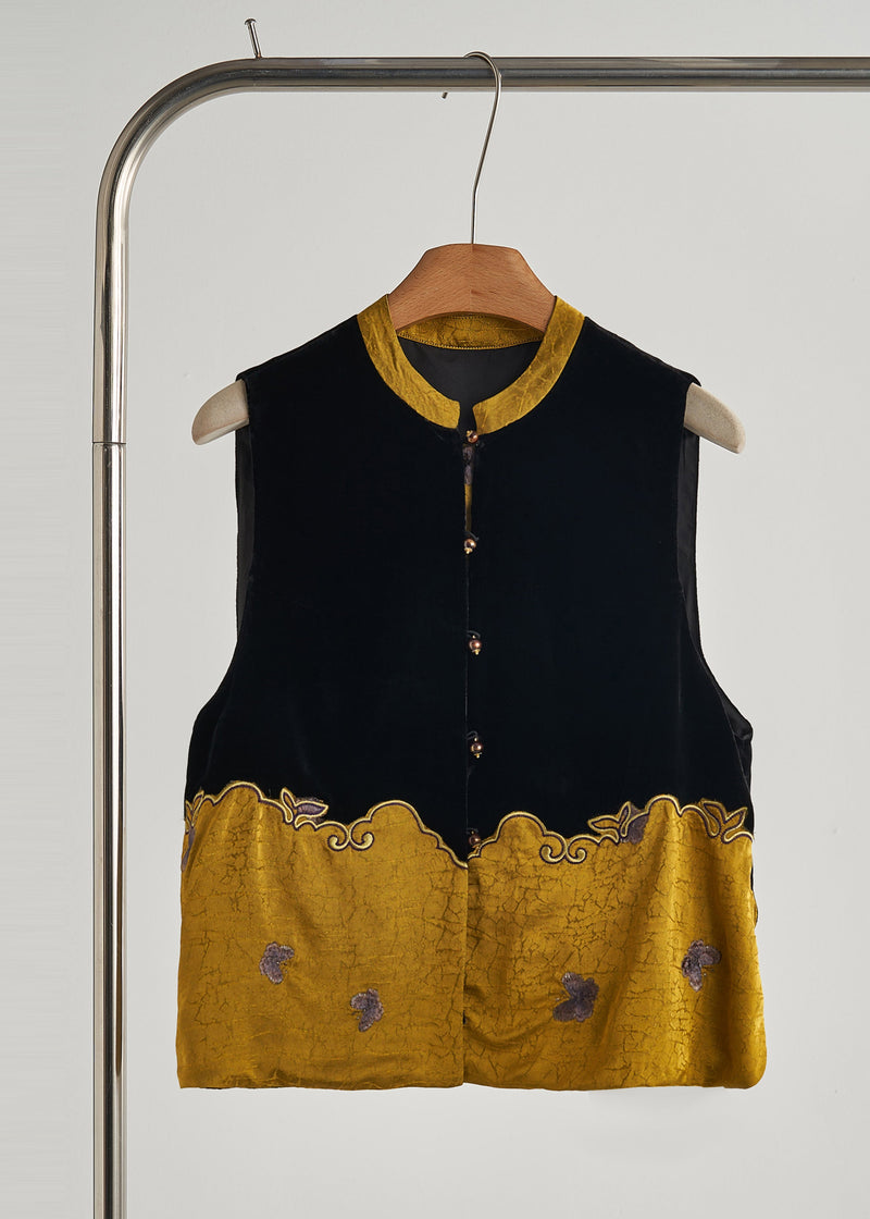 Gracefully Styled Garment for Any Occasion