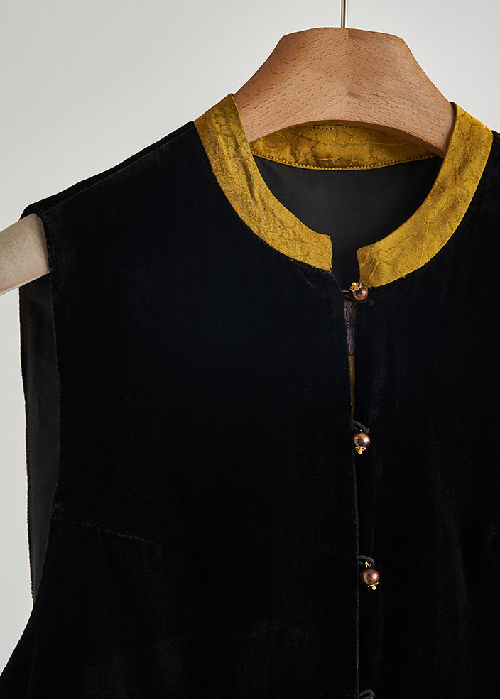 Gracefully Styled Garment for Any Occasion