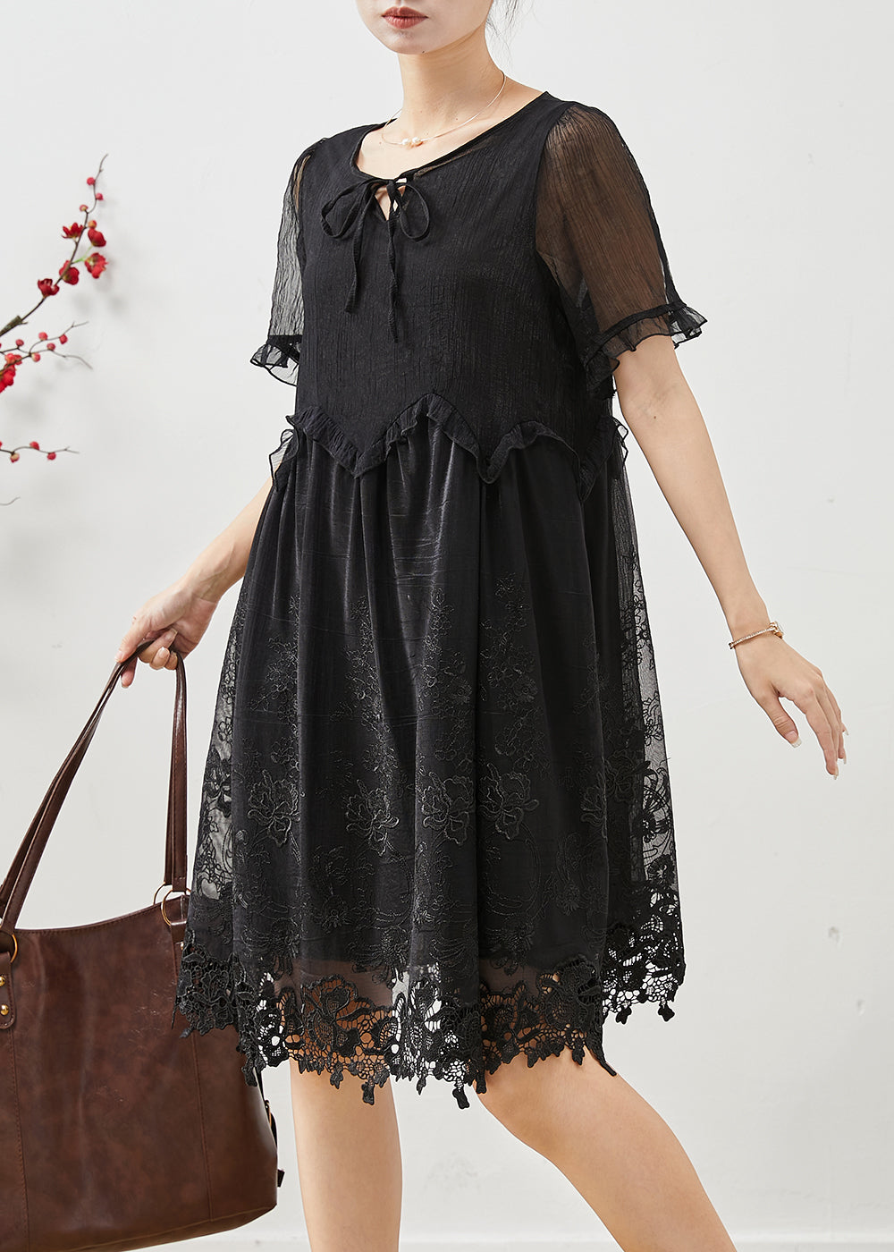 Effortlessly Elegant Dress with a Timeless Design