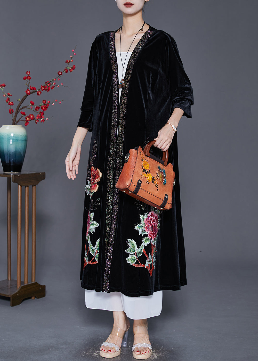Well Tailored Cardigan with a Graceful Silhouette