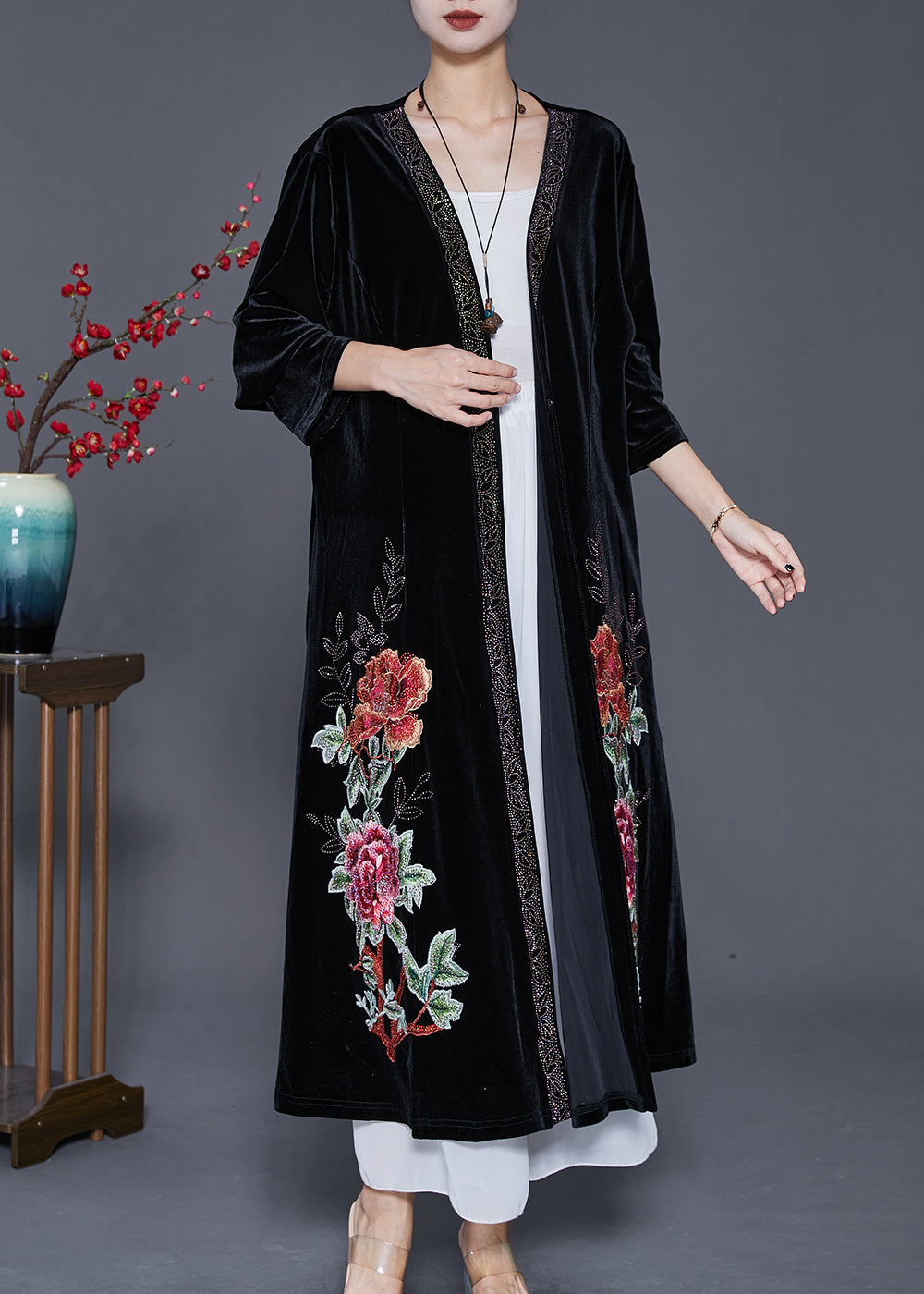 Well Tailored Cardigan with a Graceful Silhouette