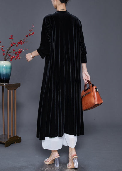 Well Tailored Cardigan with a Graceful Silhouette