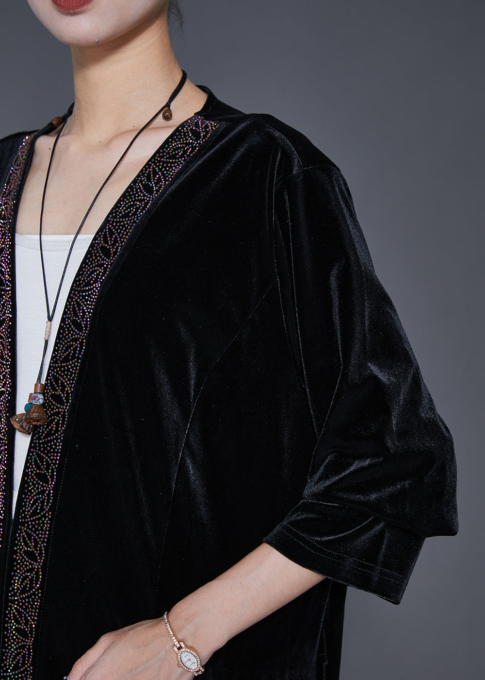 Well Tailored Cardigan with a Graceful Silhouette