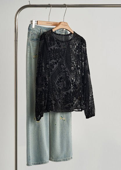 Well Tailored Blouse with a Graceful Silhouette