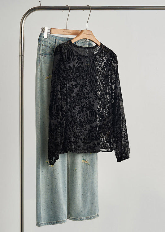 Well Tailored Blouse with a Graceful Silhouette