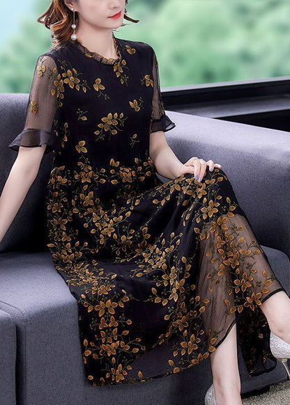 Well Tailored Dress with a Graceful Silhouette