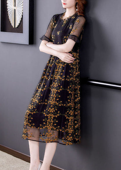 Well Tailored Dress with a Graceful Silhouette