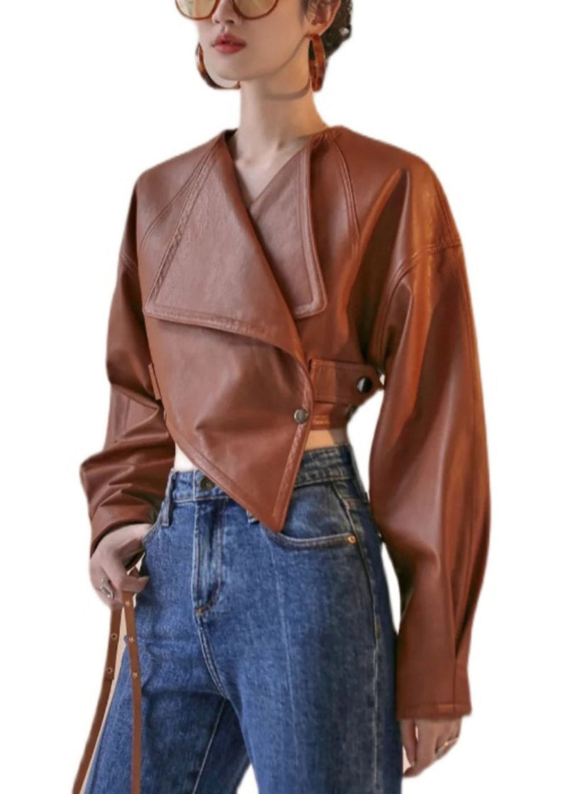 Well Tailored Coat with a Graceful Silhouette