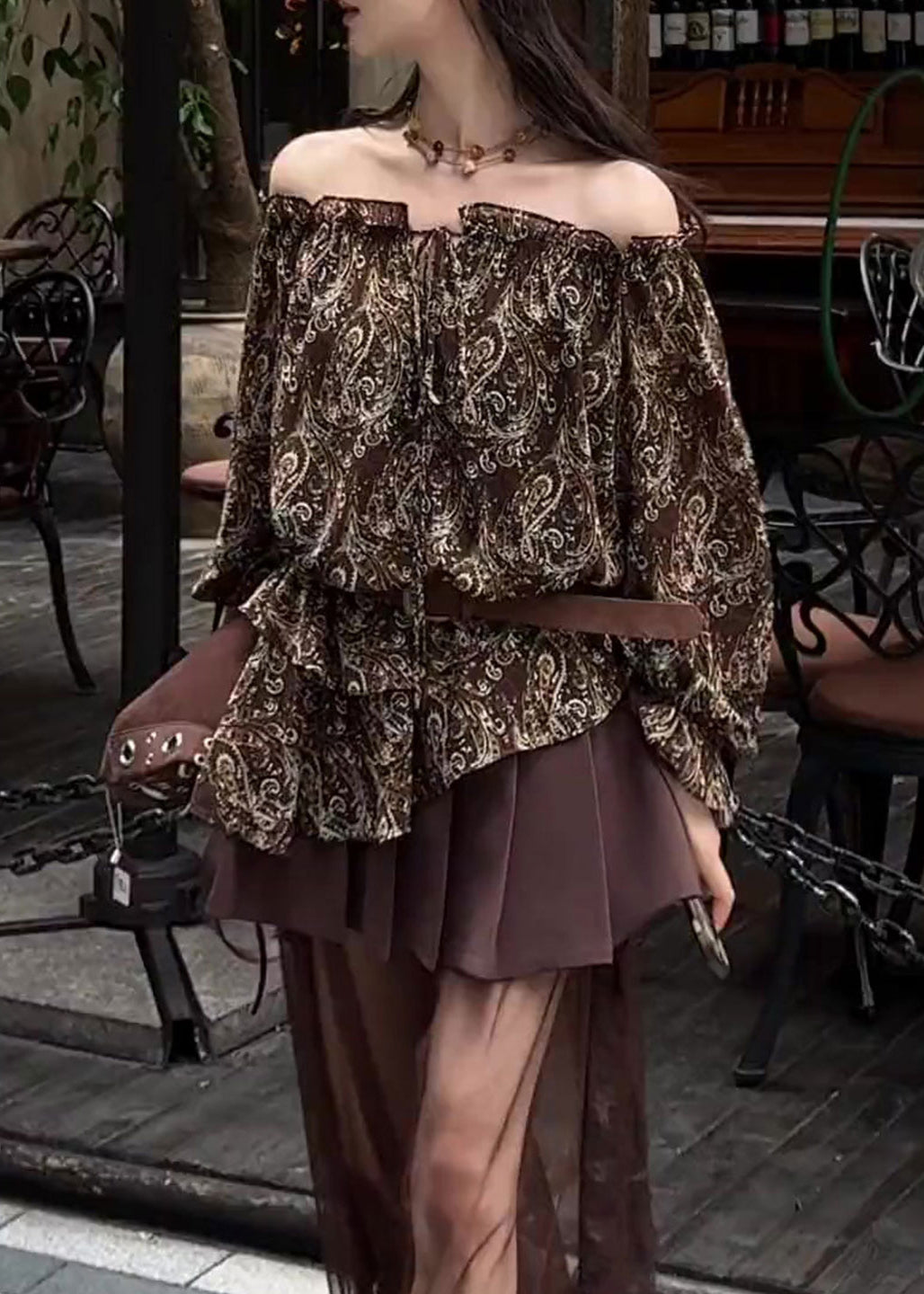 Well Tailored Blouse with a Graceful Silhouette