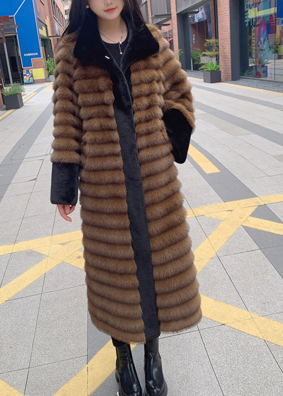 Well Tailored Coat with a Graceful Silhouette