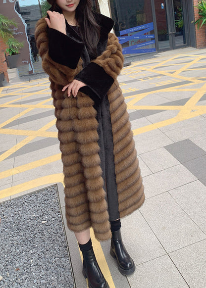 Well Tailored Coat with a Graceful Silhouette