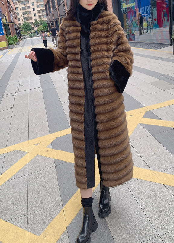 Well Tailored Coat with a Graceful Silhouette