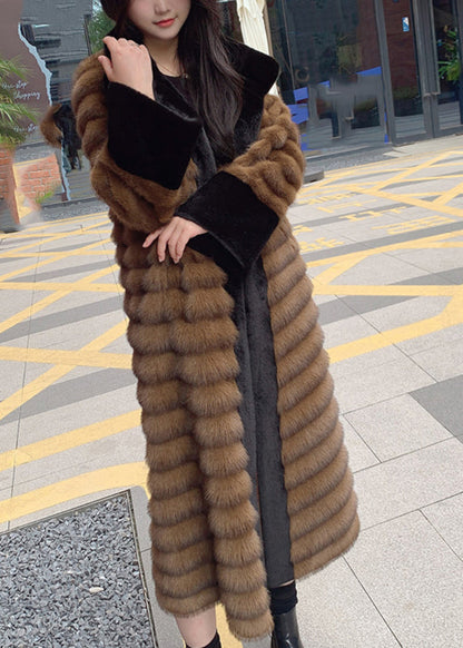Well Tailored Coat with a Graceful Silhouette