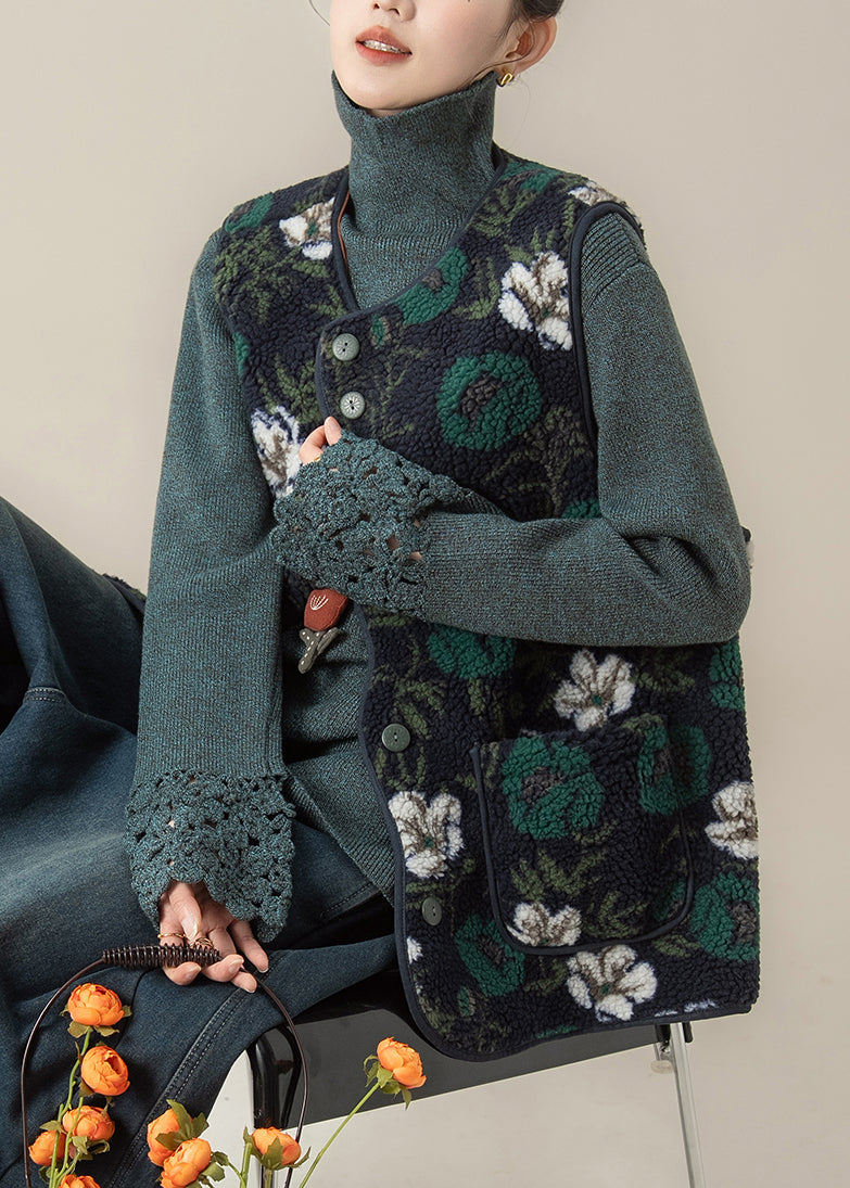 Beautifully Finished Coat in a Timeless Design