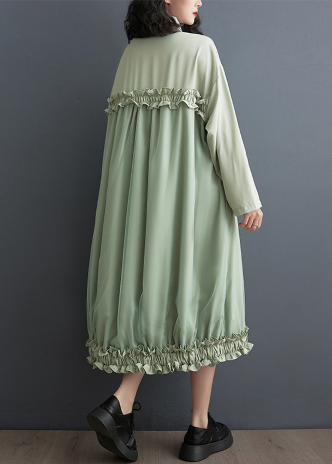 Well Tailored Blouse with a Graceful Silhouette