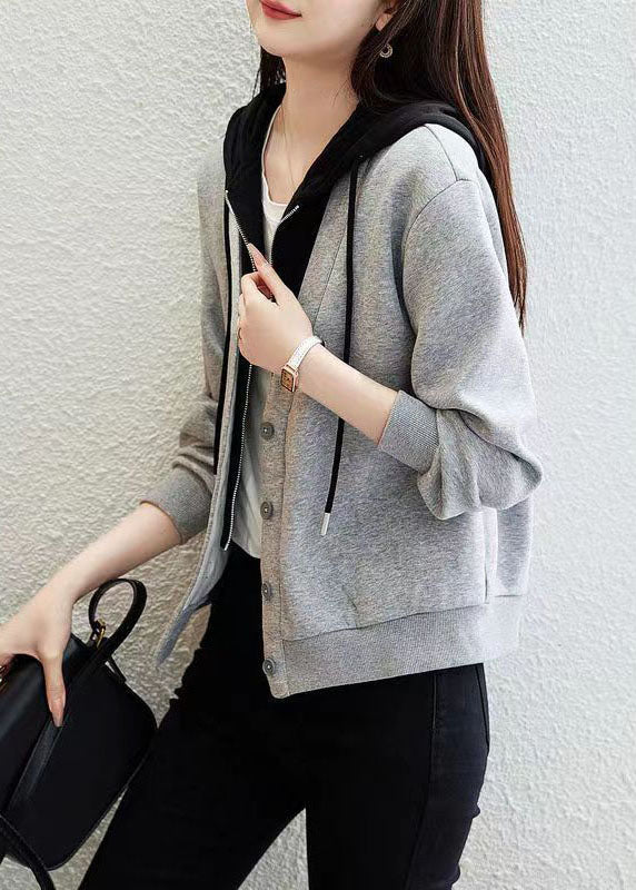 Well Tailored Coat with a Graceful Silhouette