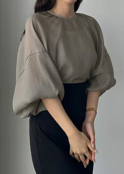 Effortlessly Elegant Top with a Timeless Design