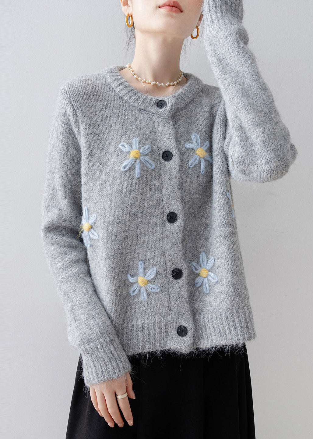 Elegantly Styled Cardigan for Everyday Wear