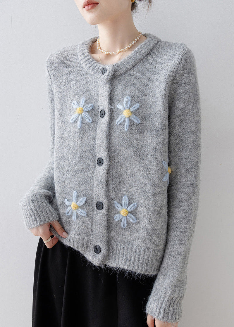 Elegantly Styled Cardigan for Everyday Wear
