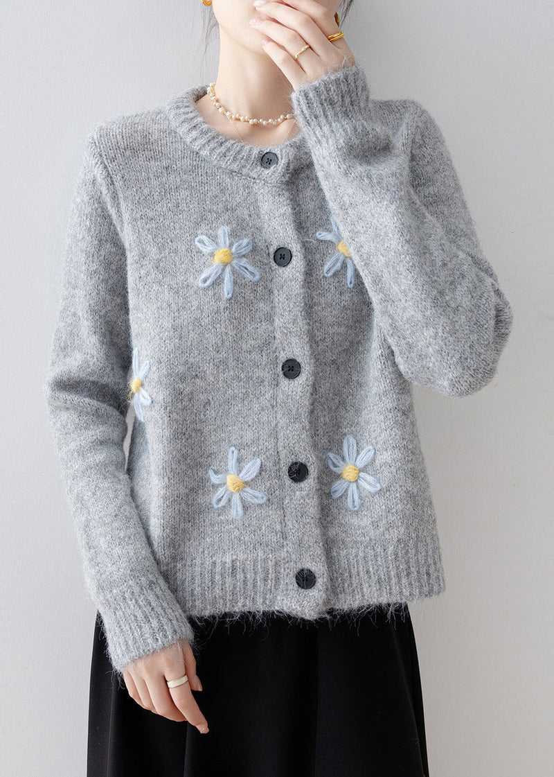 Elegantly Styled Cardigan for Everyday Wear