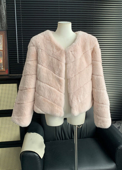 Elegantly Styled Coat for Everyday Wear