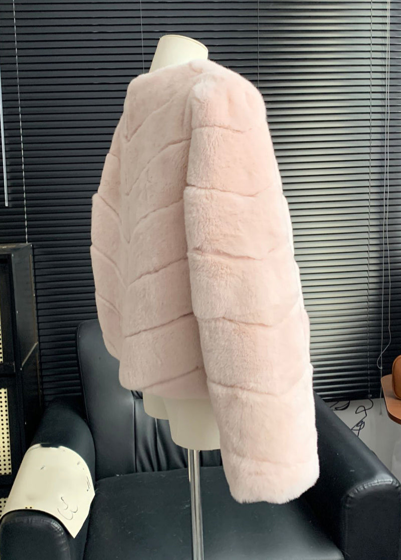 Elegantly Styled Coat for Everyday Wear