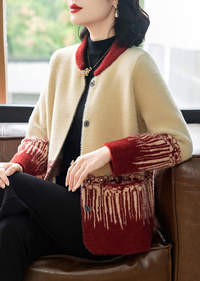 Well Tailored Coat with a Graceful Silhouette