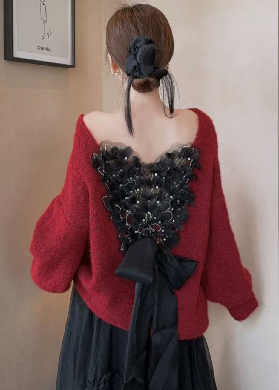 Well Tailored Sweater with a Graceful Silhouette
