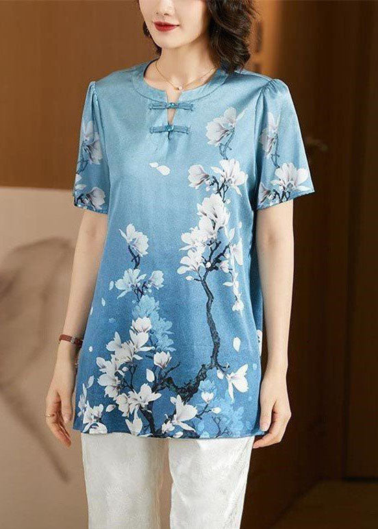 A Vintage Style Top with Delicate Timeless Details
