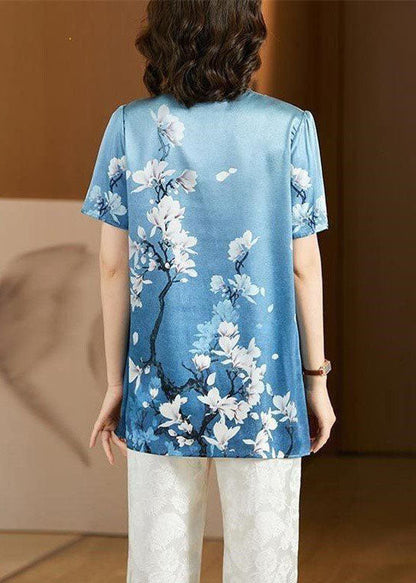 A Vintage Style Top with Delicate Timeless Details