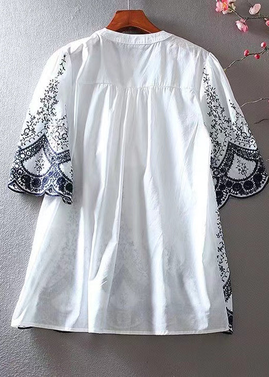 Beautifully Crafted Blouse in a Classic Style