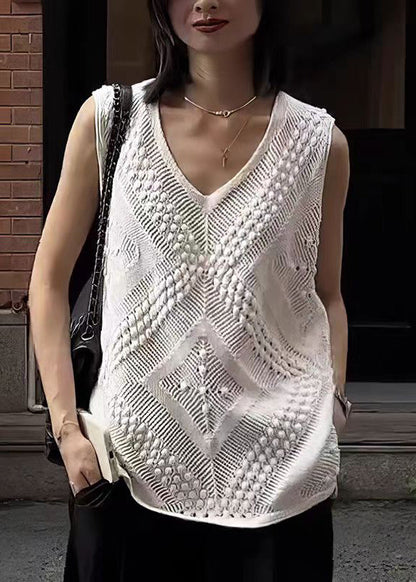 Well Tailored Top with a Graceful Silhouette