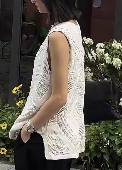 Well Tailored Top with a Graceful Silhouette