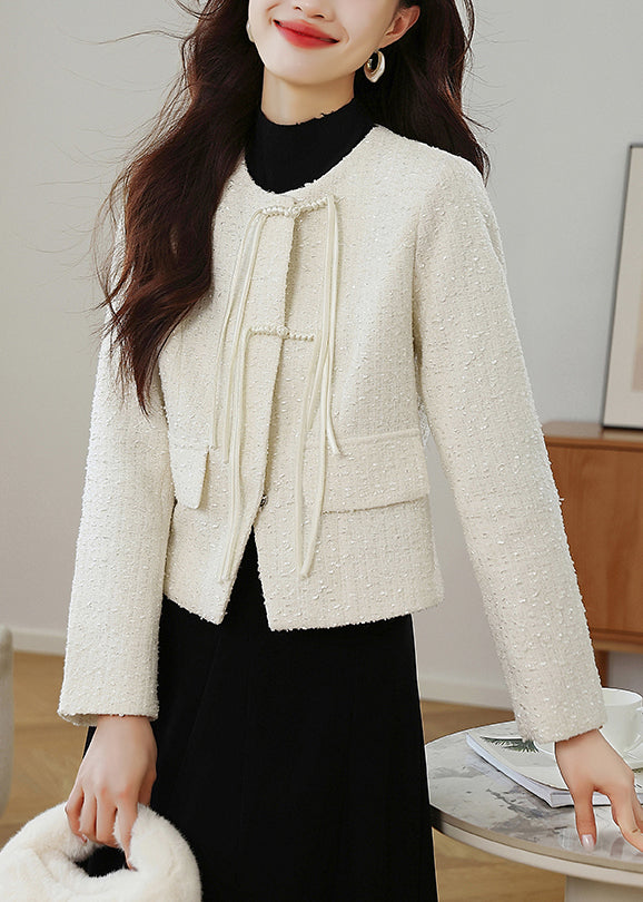 Well Tailored Coat with a Graceful Silhouette