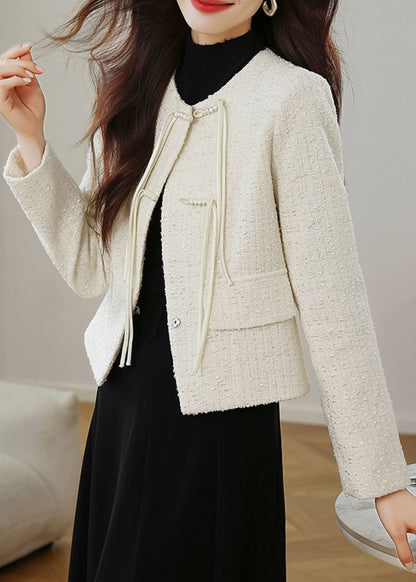 Well Tailored Coat with a Graceful Silhouette