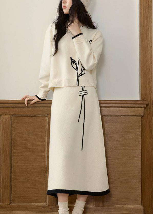 Well Tailored Sweater with a Graceful Silhouette